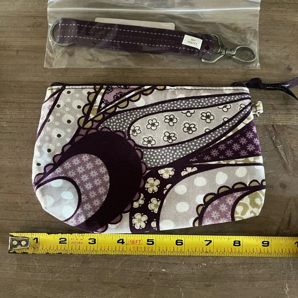 NIP Thirty One‎ Rubie Mini Wristlet/Clutch/Make Up Bag Purple